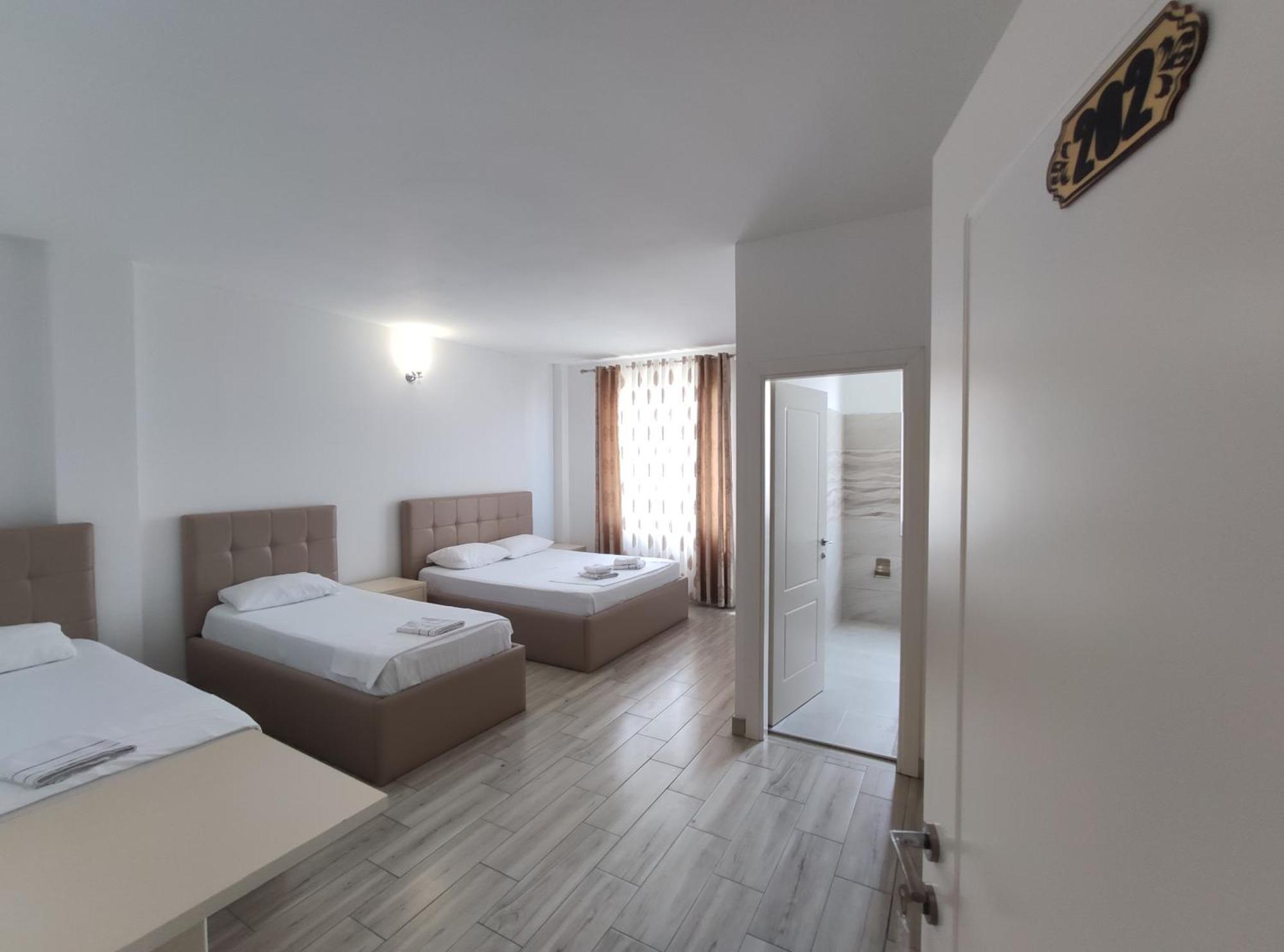 Hotel Restaurant Univers Shkodra Exterior foto